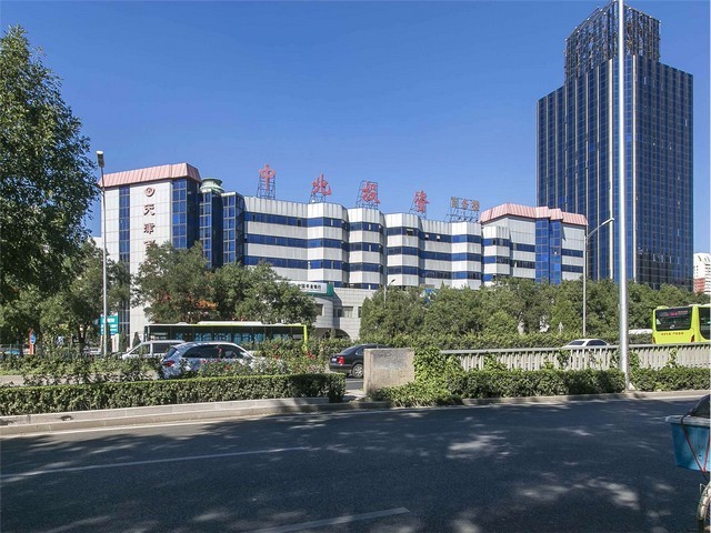 华东原装PLC三菱型号